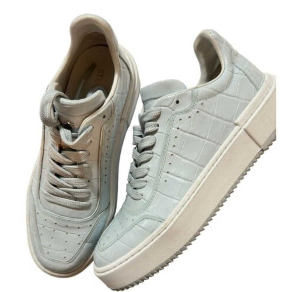 Stuart Weitzman Ryan Croc-Embossed Leather Low - Top Sneaker Light Blue 6 - Picture 3 of 11